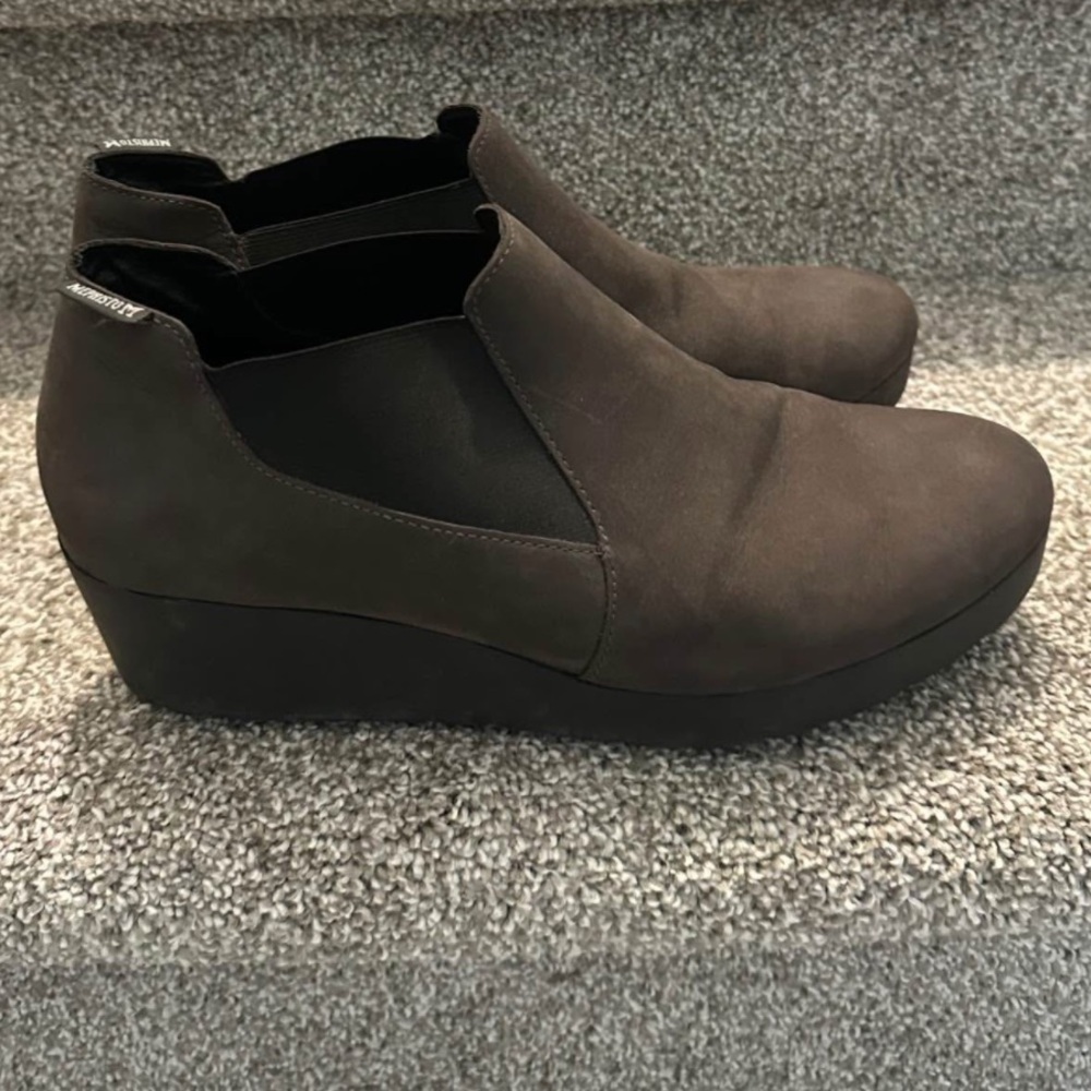 MEPHISTO 'Tosca' Slip-On Wedge BUCKSOFT ANKLE BOOT BOOTIES 9.5
